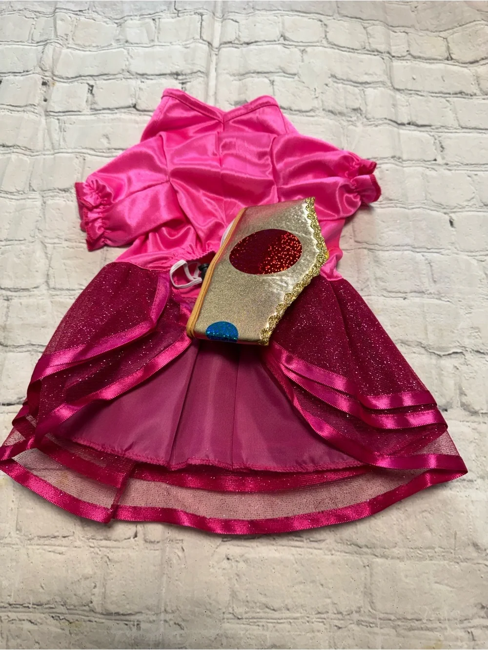 Pet Warrior vibrant fuchsia